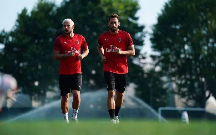 亮女友光顾 亮女友光顾