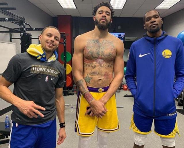 媒体与球迷 媒体与球迷